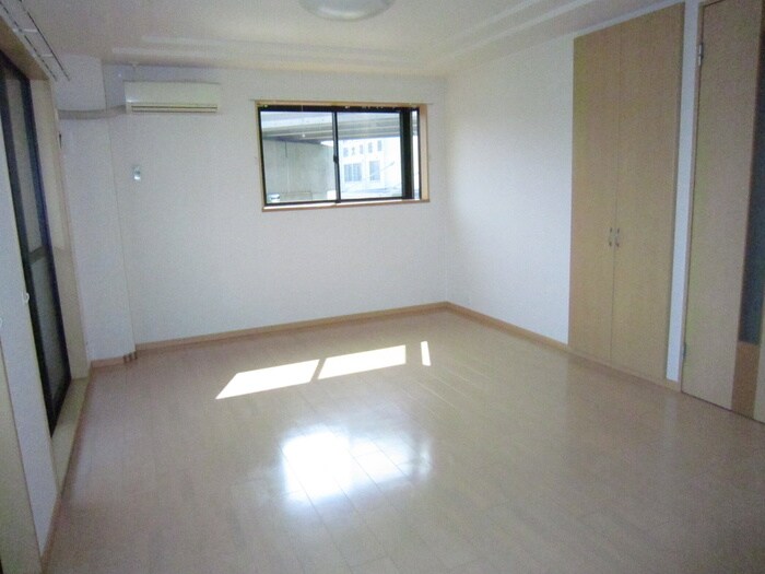 物件内観写真12　(居室)