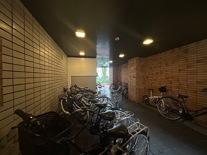 物件外観写真6　(駐輪場)