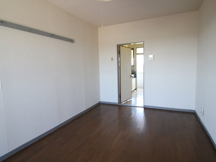 物件内観写真9　(居室)