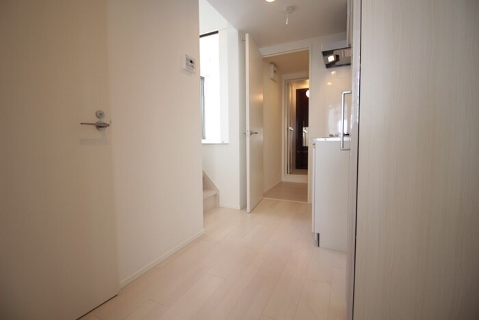 物件内観写真18　(廊下)