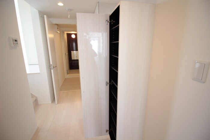 物件内観写真19　(靴箱)