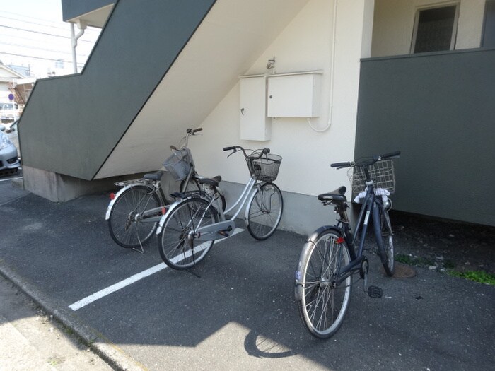 物件外観写真3　(駐輪場)