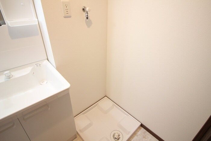 物件内観写真13　(洗濯機置場)