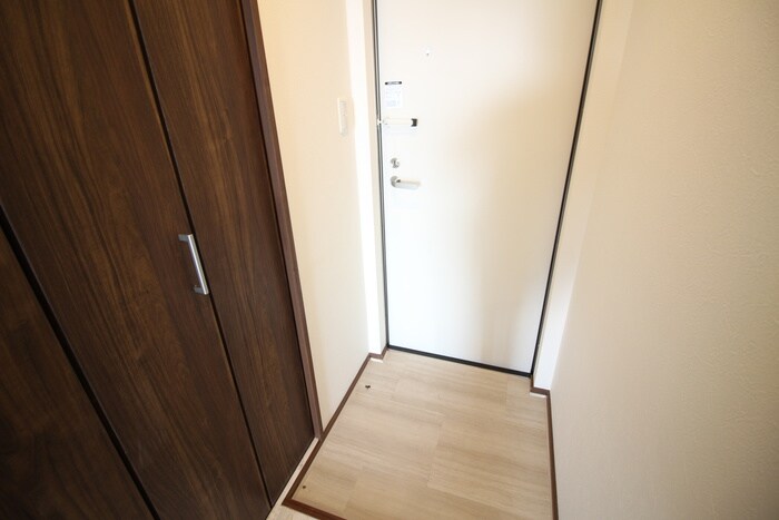 物件内観写真17　(玄関)