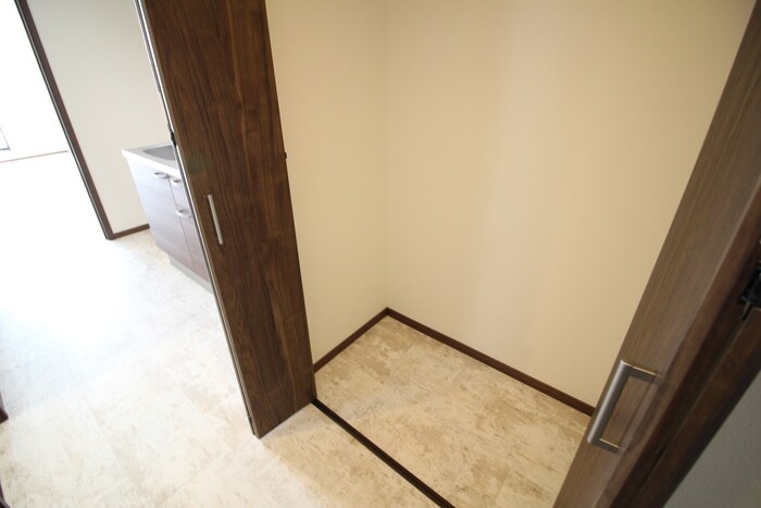物件内観写真18　(収納)