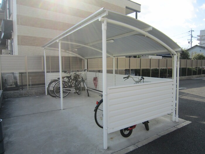 物件外観写真5　(駐輪場)