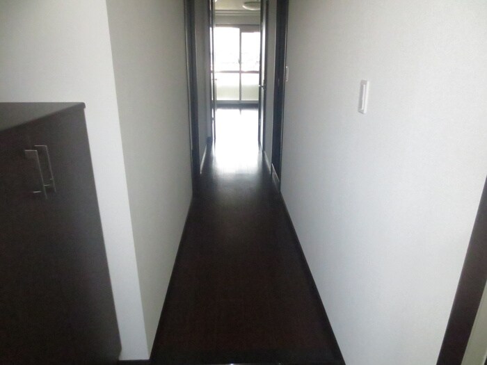物件内観写真14　(廊下)