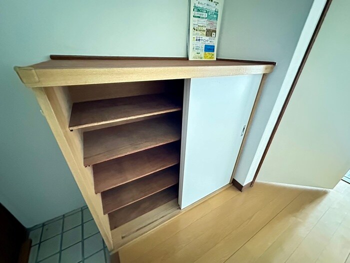 物件内観写真18　(靴箱)