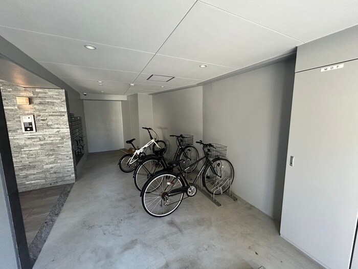 物件外観写真5　(駐輪場)