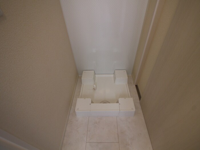 物件内観写真14　(洗濯機置場)