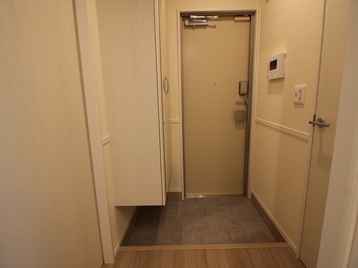 物件内観写真16　(玄関)