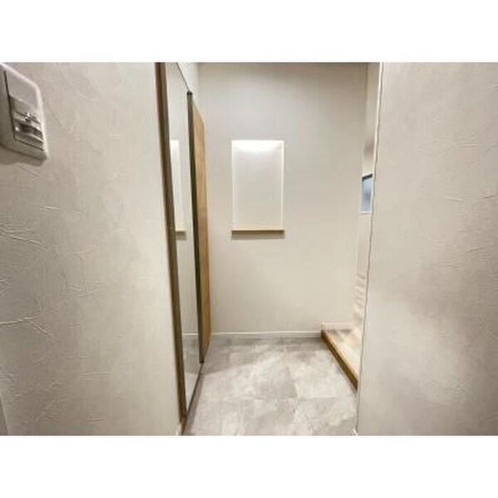 物件内観写真15　(玄関)