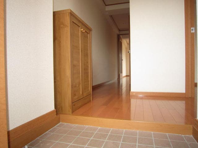 物件内観写真7　(玄関)