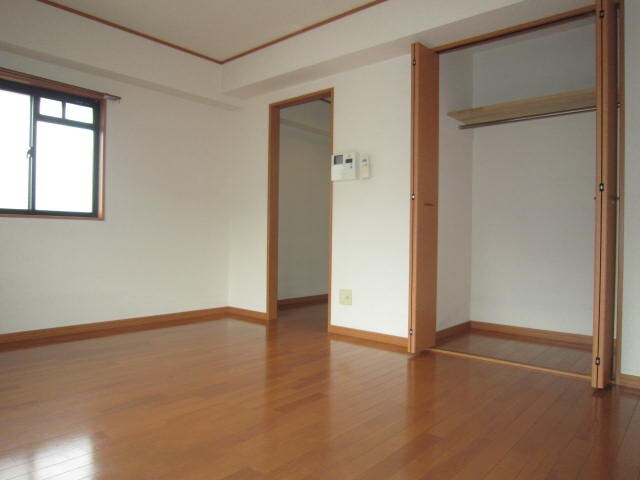 物件内観写真12　(収納)