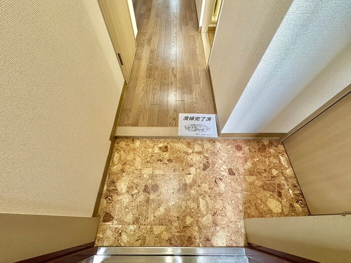 物件内観写真17　(玄関)