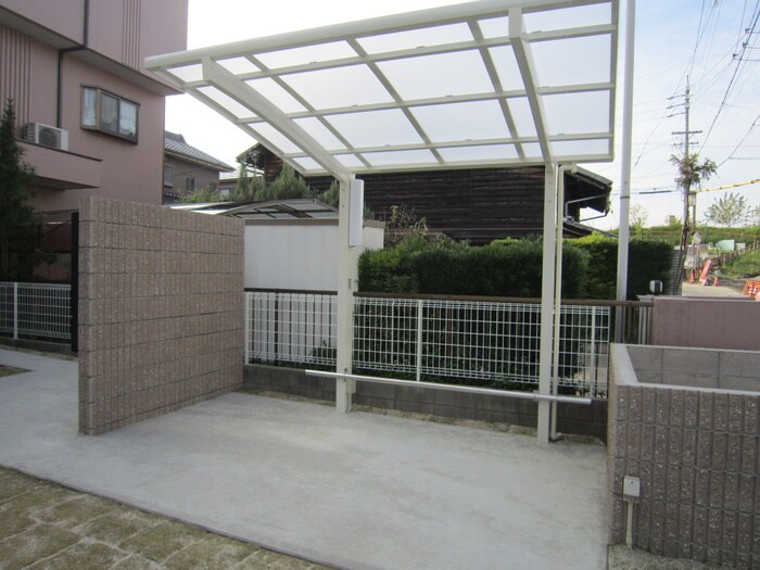 物件外観写真3　(駐輪場)