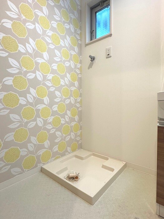 物件内観写真15　(洗濯機置場)