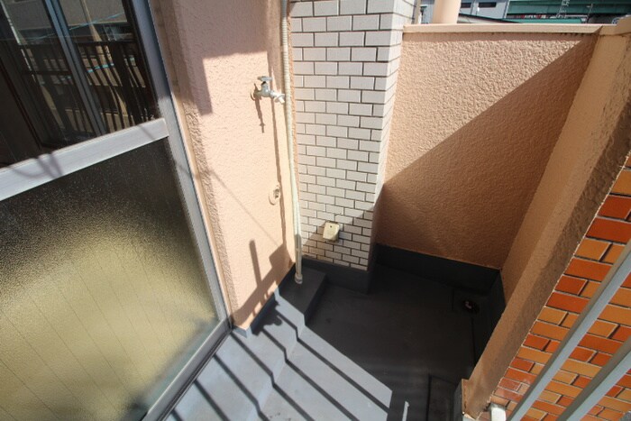 物件内観写真15　(洗濯機置場)