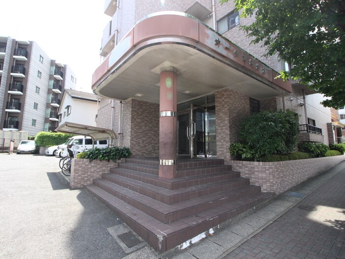 物件外観写真3　(エントランス部分)