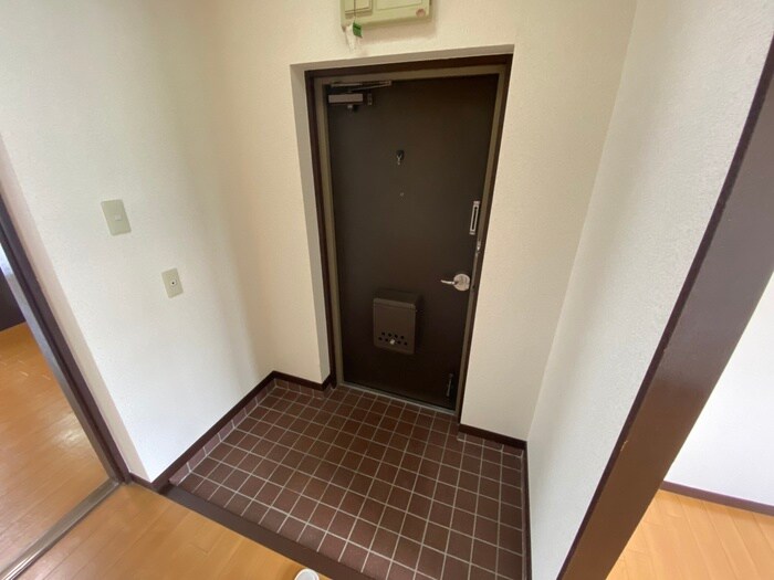 物件内観写真17　(玄関)