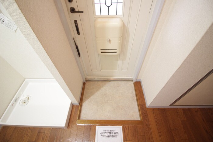 物件内観写真6　(玄関)