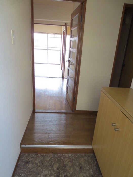 物件内観写真15　(玄関)
