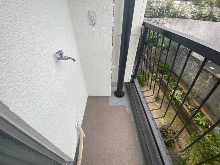 物件内観写真13　(洗濯機置場)