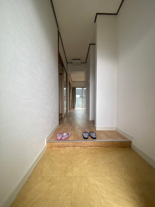 物件内観写真14　(玄関)