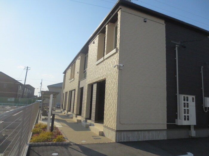 物件外観写真5　(エントランス部分)