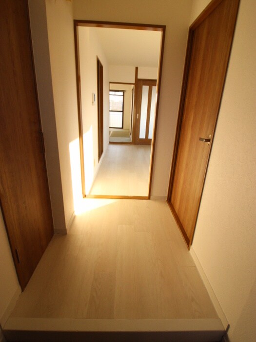 物件内観写真15　(廊下)