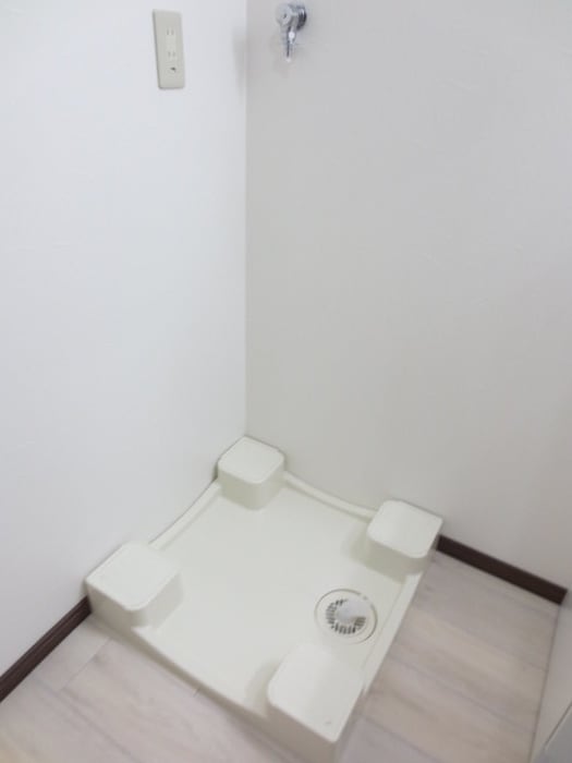 物件内観写真17　(洗濯機置場)