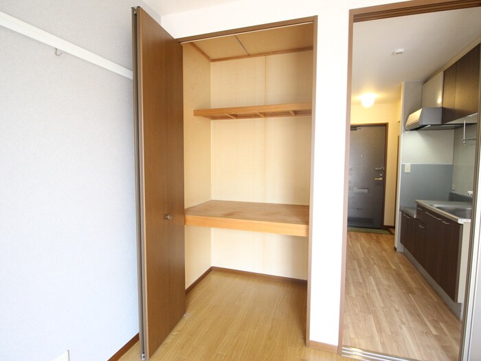 物件内観写真16　(収納)