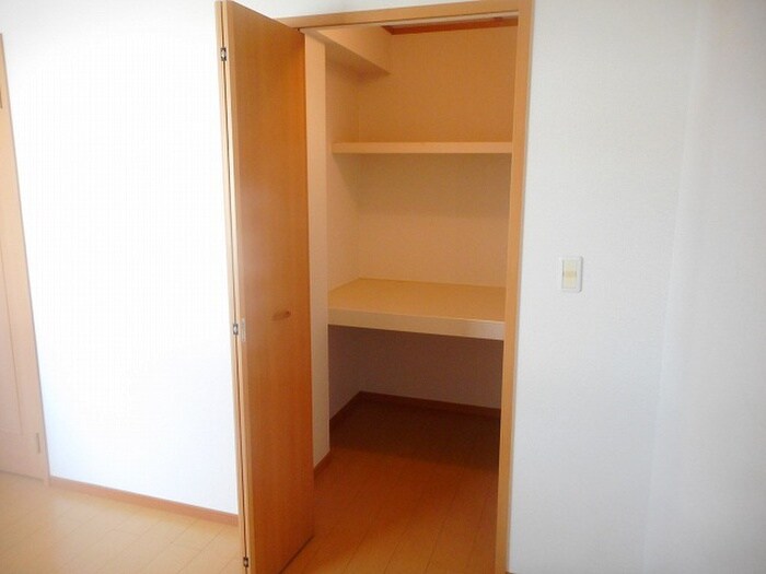 物件内観写真13　(収納)