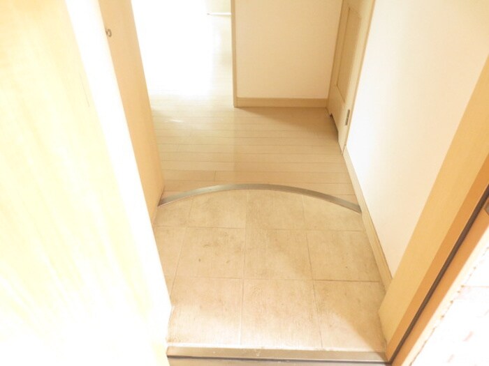 物件内観写真7　(玄関)