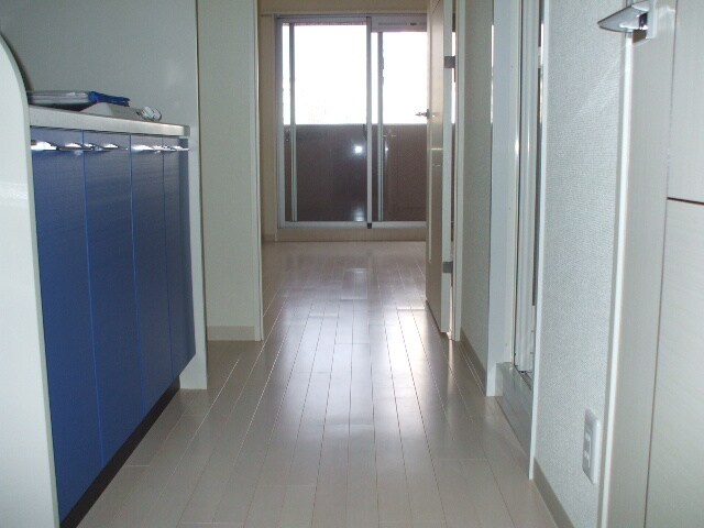 物件内観写真4　(廊下)