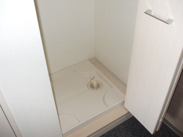 物件内観写真7　(洗濯機置場)