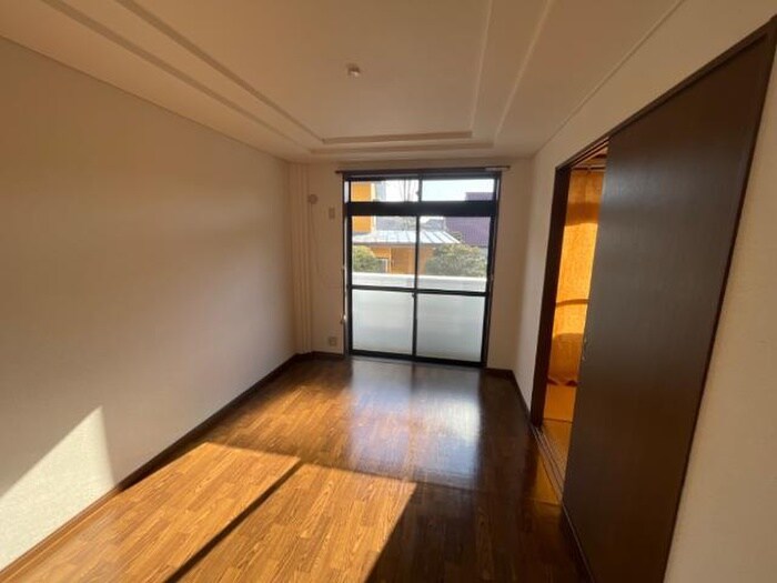 物件内観写真9　(居室)