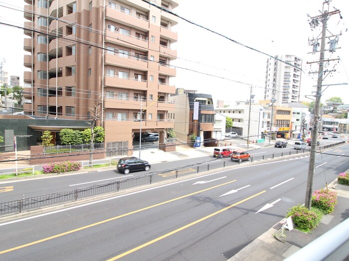 物件内観写真13　(室内からの展望)