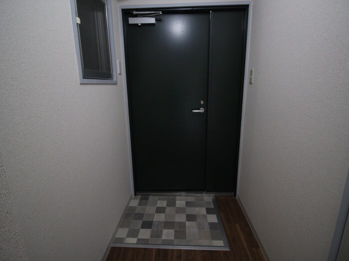 物件内観写真15　(玄関)
