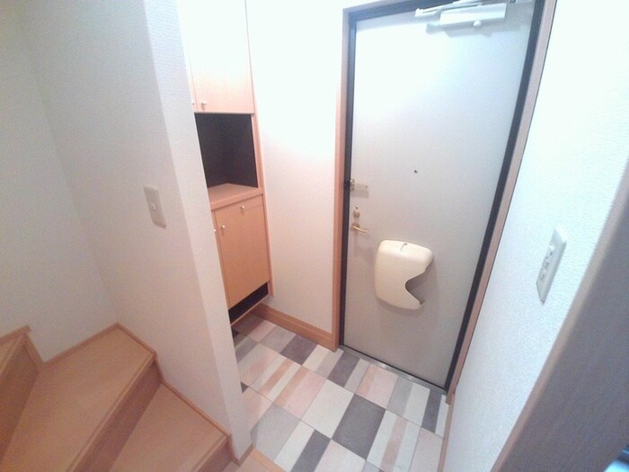 物件内観写真5　(玄関)