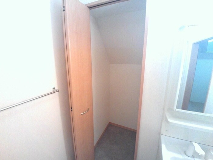 物件内観写真12　(収納)