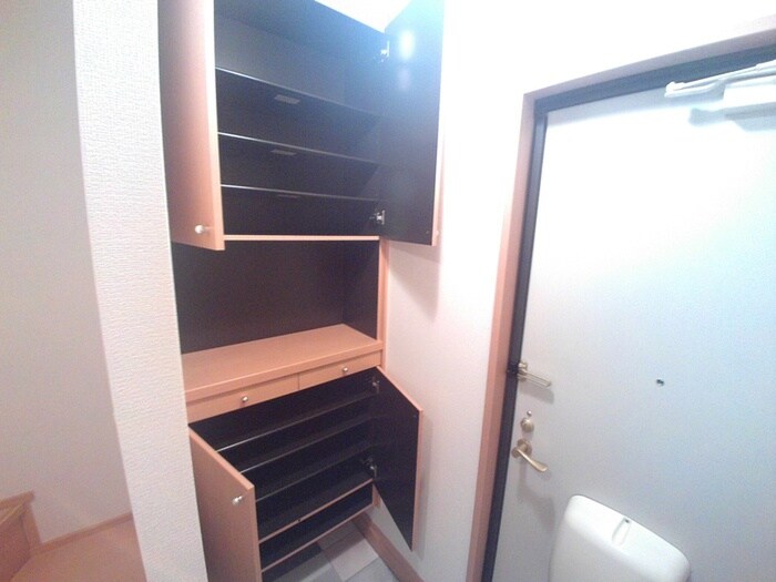 物件内観写真18　(靴箱)