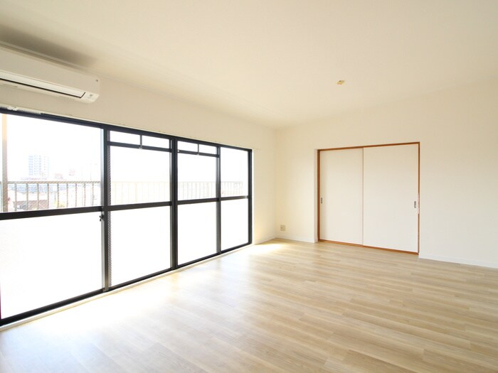 物件内観写真8　(居室)