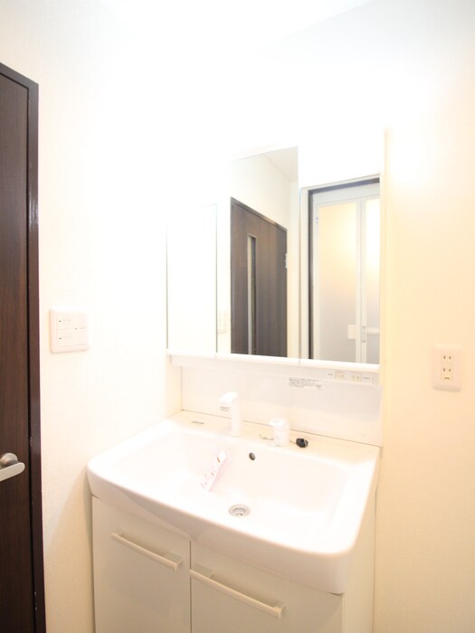 物件内観写真11　(洗面)