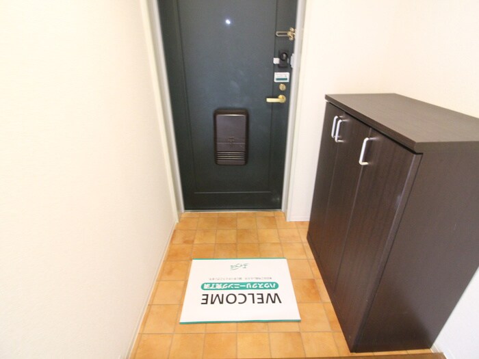 物件内観写真18　(玄関)