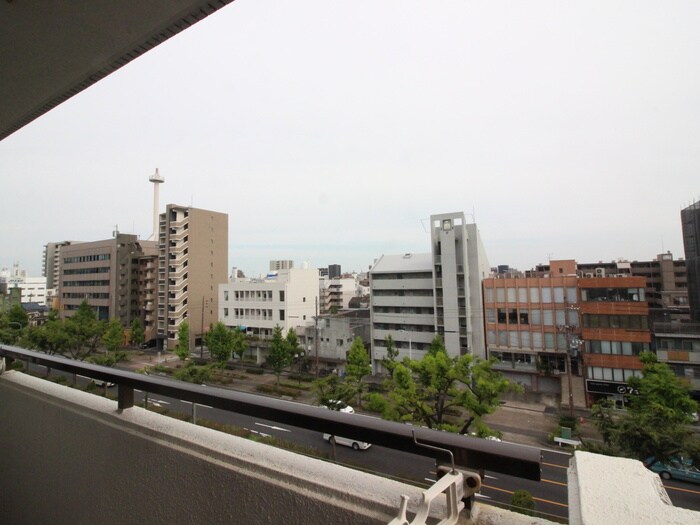 物件内観写真20　(室内からの展望)