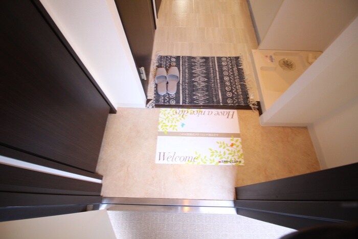 物件内観写真21　(玄関)