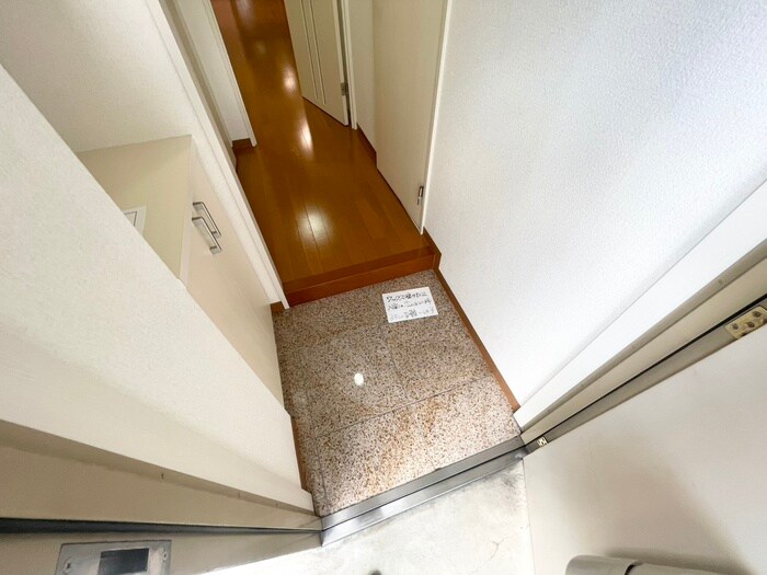 物件内観写真19　(玄関)