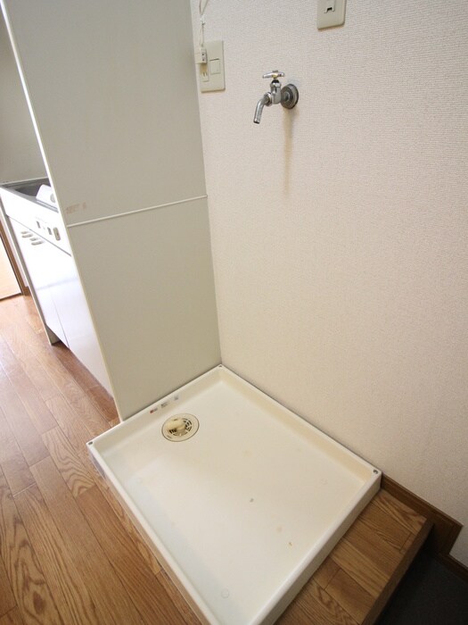 物件内観写真13　(洗濯機置場)