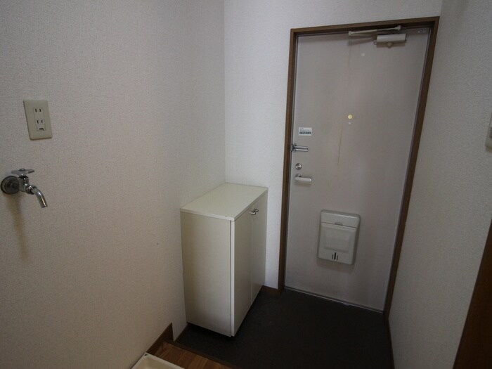 物件内観写真14　(玄関)